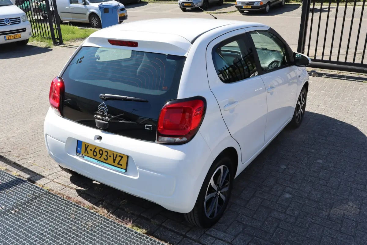 1.0 VTi Shine Dealeronderhouden Achteruitrijcamera/Bluetooth/Airco/Elektrische ramen