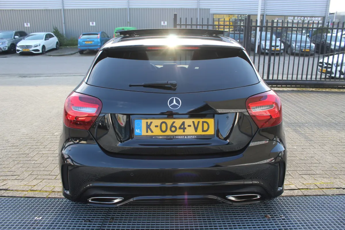 250 AMG Automaat/Panoramadak/Navigatie/Cruise control/Apple Carplay/Parkeersensoren/Ledere