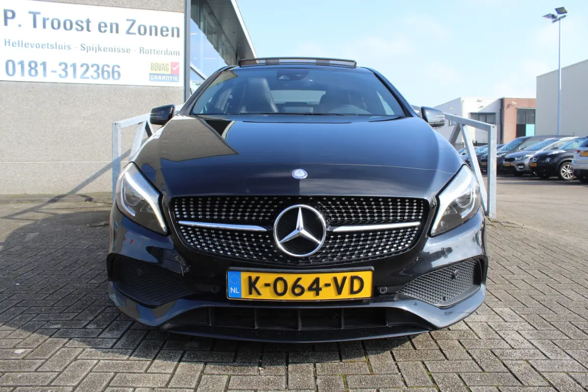 250 AMG Automaat/Panoramadak/Navigatie/Cruise control/Apple Carplay/Parkeersensoren/Ledere