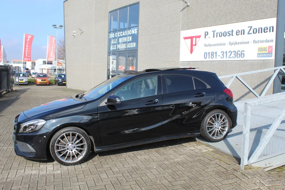 250 AMG Automaat/Panoramadak/Navigatie/Cruise control/Apple Carplay/Parkeersensoren/Ledere