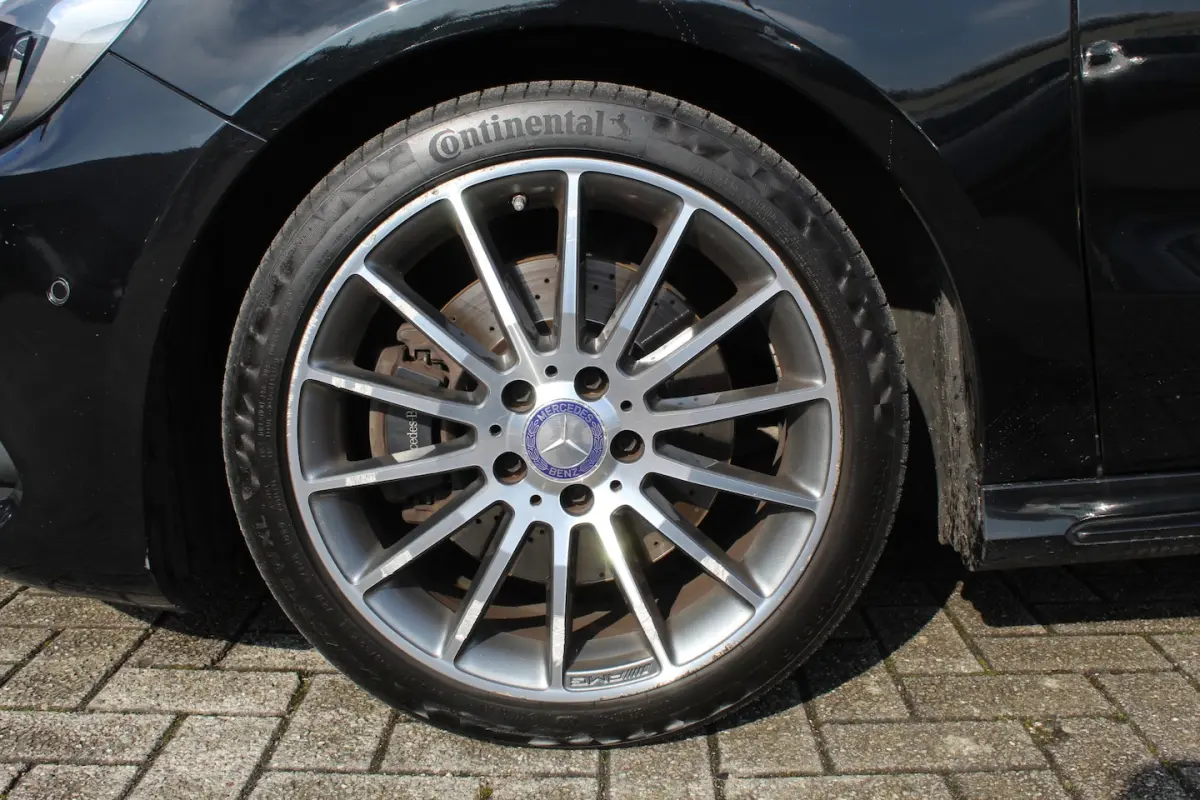 250 AMG Automaat/Panoramadak/Navigatie/Cruise control/Apple Carplay/Parkeersensoren/Ledere