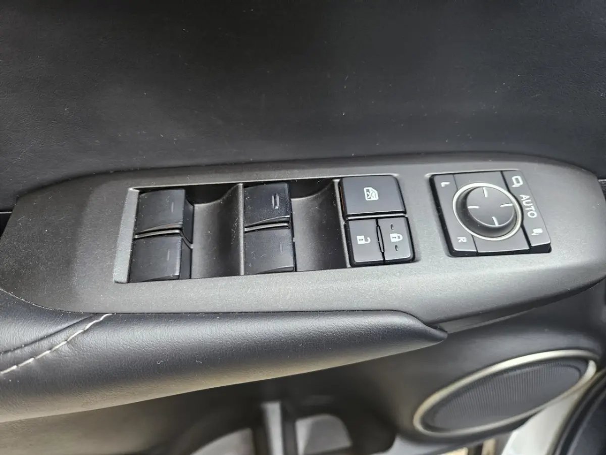 300h AWD 25th Edition Pdc/Stoelverwarming