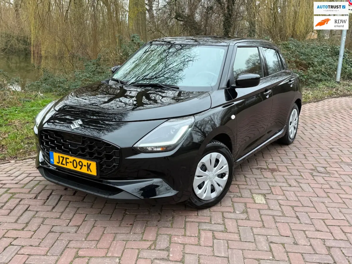 1.2 Comfort Smart Hybrid 6 X SWIFT 1Eig. 3100 km b.j.1-2025 Carplay , Camera