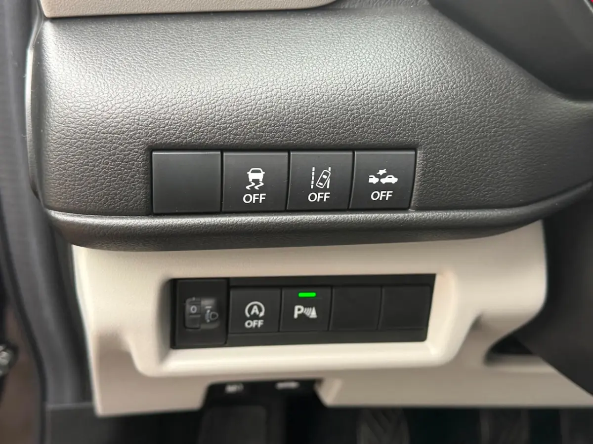 1.2 Comfort Smart Hybrid 6 X SWIFT 1Eig. 3100 km b.j.1-2025 Carplay , Camera