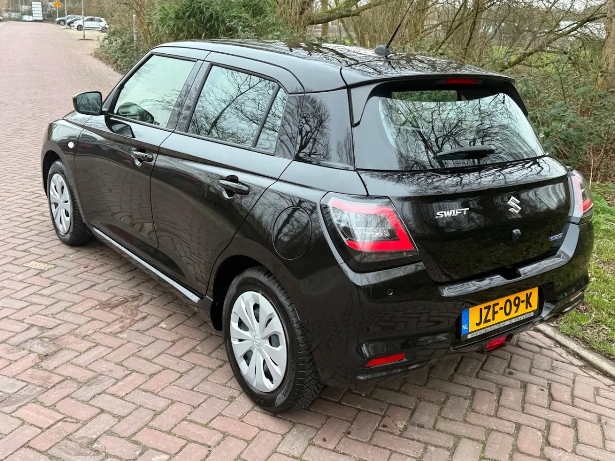 1.2 Comfort Smart Hybrid 6 X SWIFT 1Eig. 3100 km b.j.1-2025 Carplay , Camera