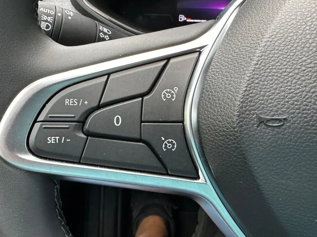 Evolution 1.0 90 pk 1 Eig.4000 km Led verl. Apple Carplay 16"lm velgen
