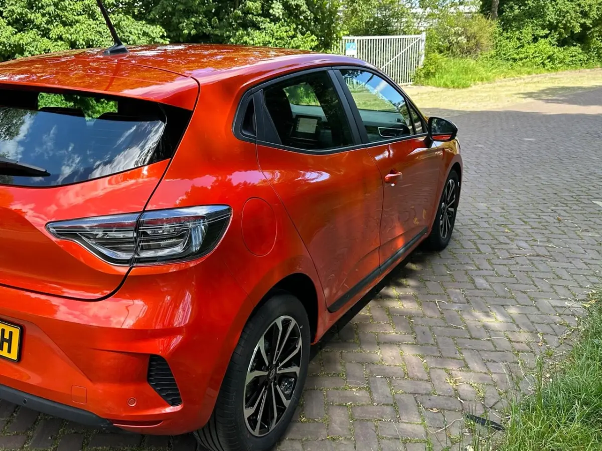 Evolution 1.0 90 pk 1 Eig.4000 km Led verl. Apple Carplay 16"lm velgen