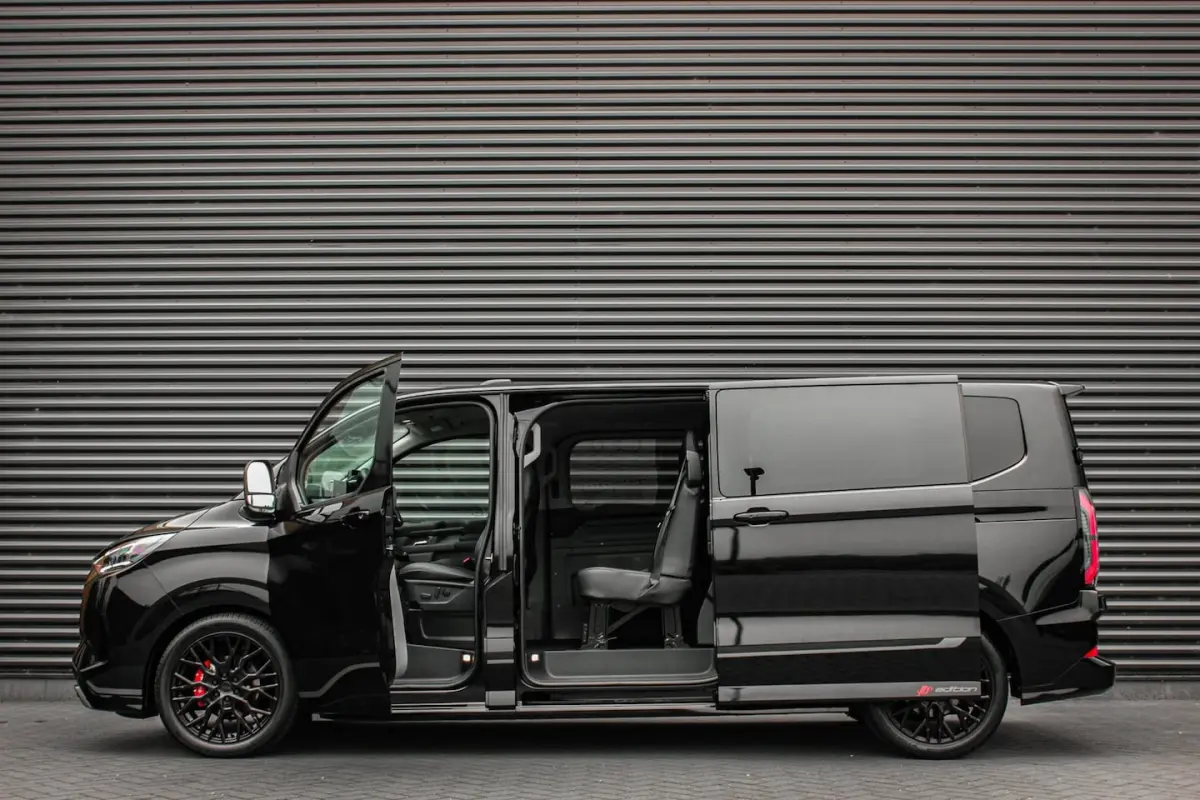 320 L2H1 Sport 71 kWh DC DUBBEL CABINE / JB-EDITON / CAMERA / 370KM RANGE / APPLE CARPLAY