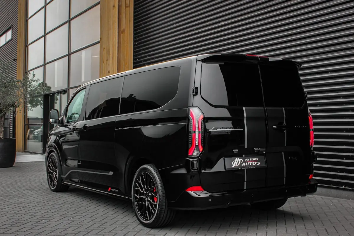 320 L2H1 Sport 71 kWh DC DUBBEL CABINE / JB-EDITON / CAMERA / 370KM RANGE / APPLE CARPLAY