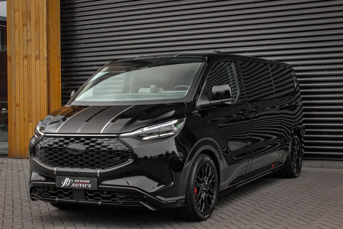 320 L2H1 Sport 71 kWh DC DUBBEL CABINE / JB-EDITON / CAMERA / 370KM RANGE / APPLE CARPLAY
