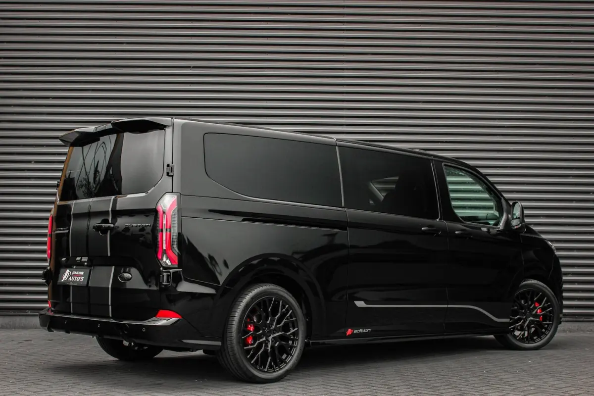 320 L2H1 Sport 71 kWh DC DUBBEL CABINE / JB-EDITON / CAMERA / 370KM RANGE / APPLE CARPLAY