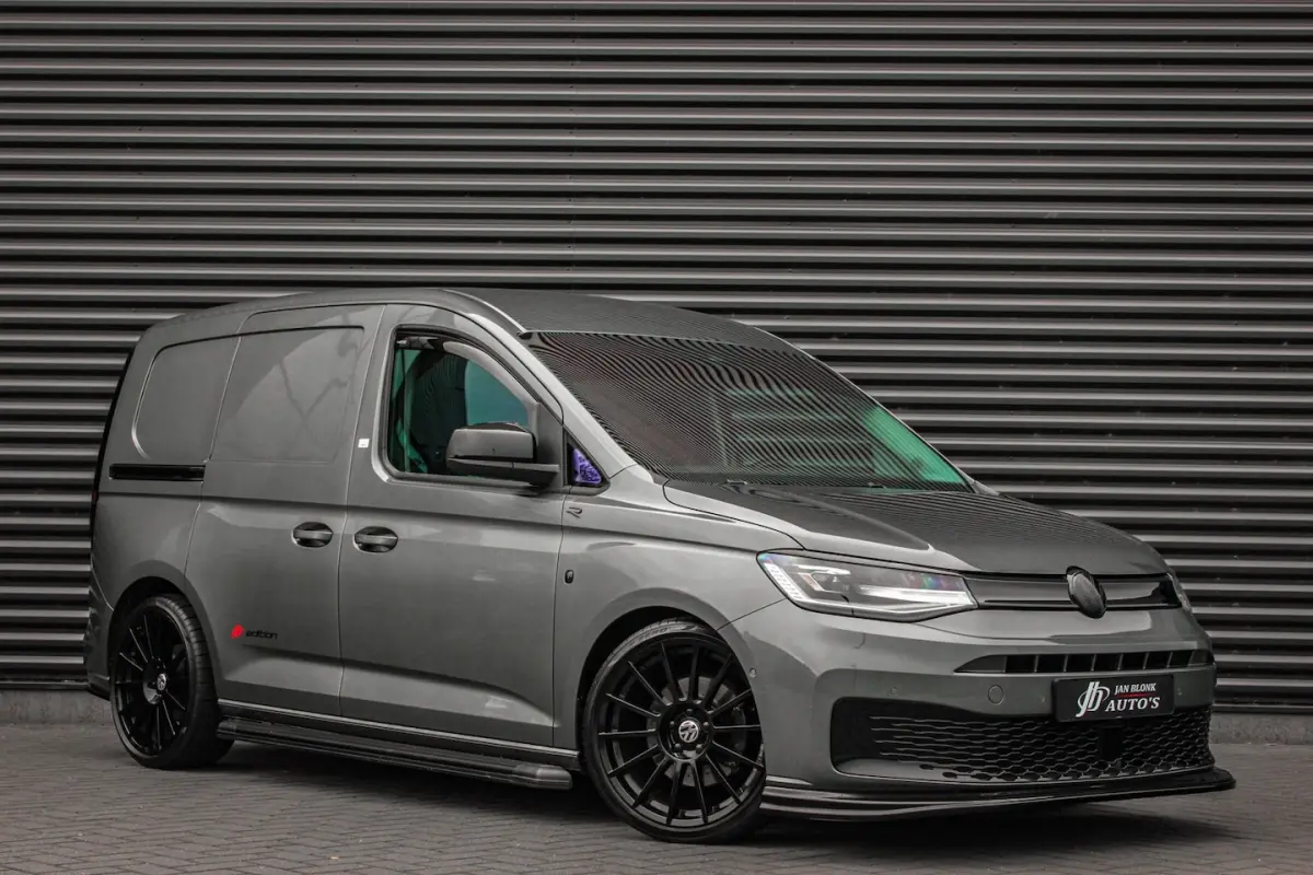 2.0 TDI 199PK JB-EDITION / MAXTRON / SIDE- BARS / VERLAGING / ELEK- PAKKET / PDC / CAMERA