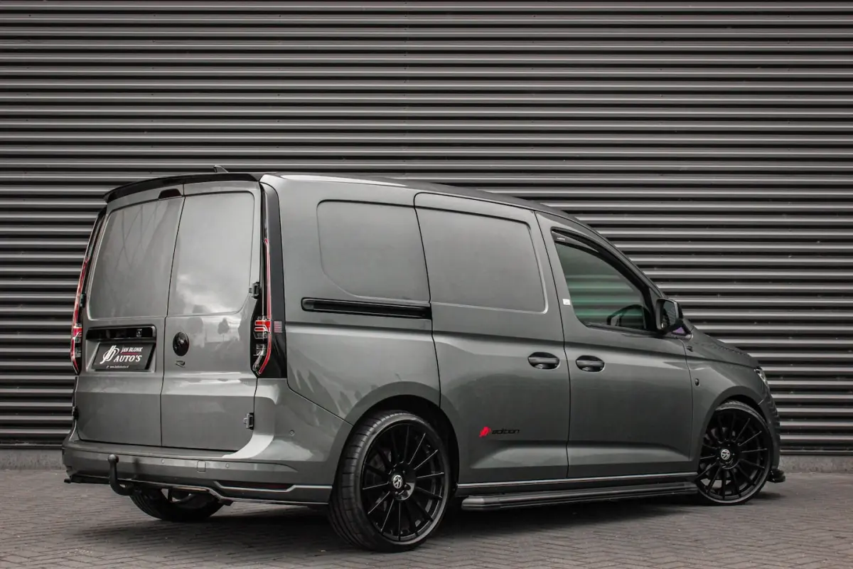 2.0 TDI 199PK JB-EDITION / MAXTRON / SIDE- BARS / VERLAGING / ELEK- PAKKET / PDC / CAMERA