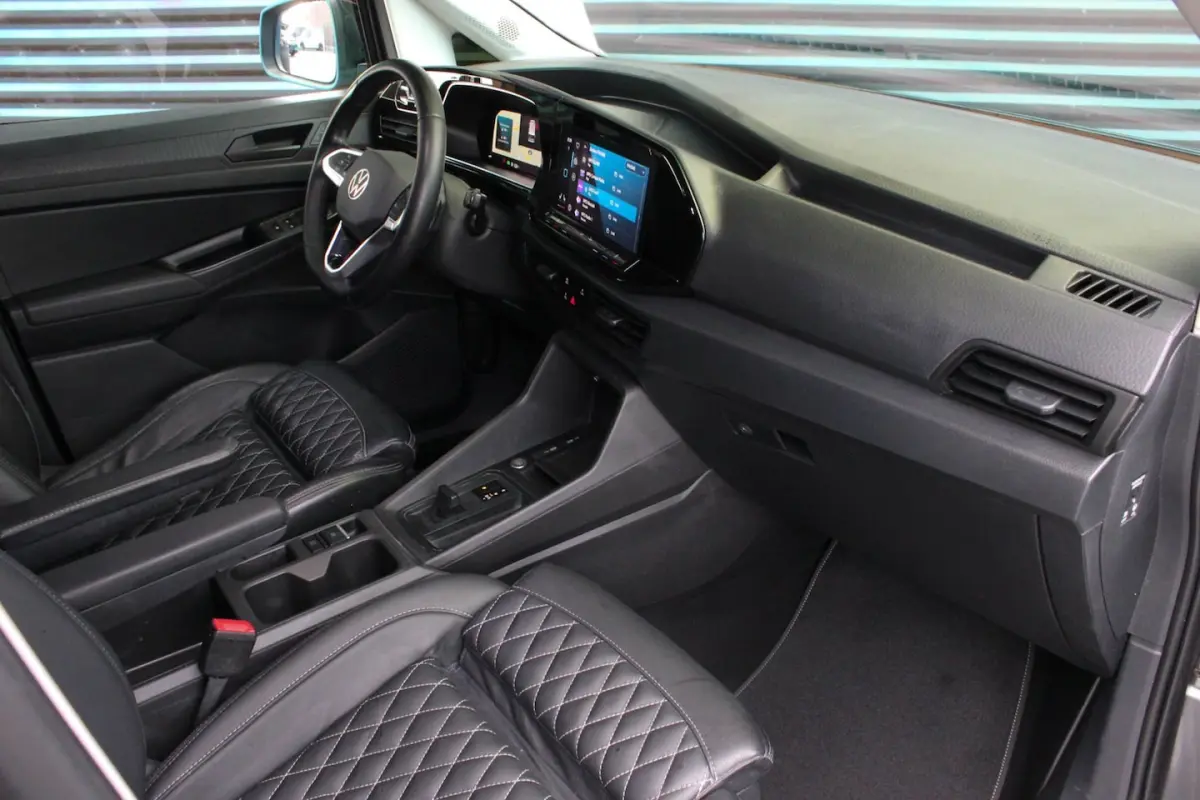 2.0 TDI 199PK JB-EDITION / MAXTRON / SIDE- BARS / VERLAGING / ELEK- PAKKET / PDC / CAMERA