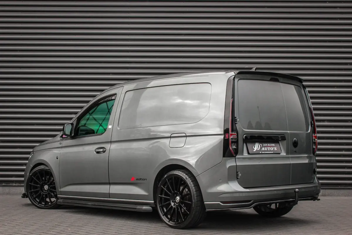 2.0 TDI 199PK JB-EDITION / MAXTRON / SIDE- BARS / VERLAGING / ELEK- PAKKET / PDC / CAMERA