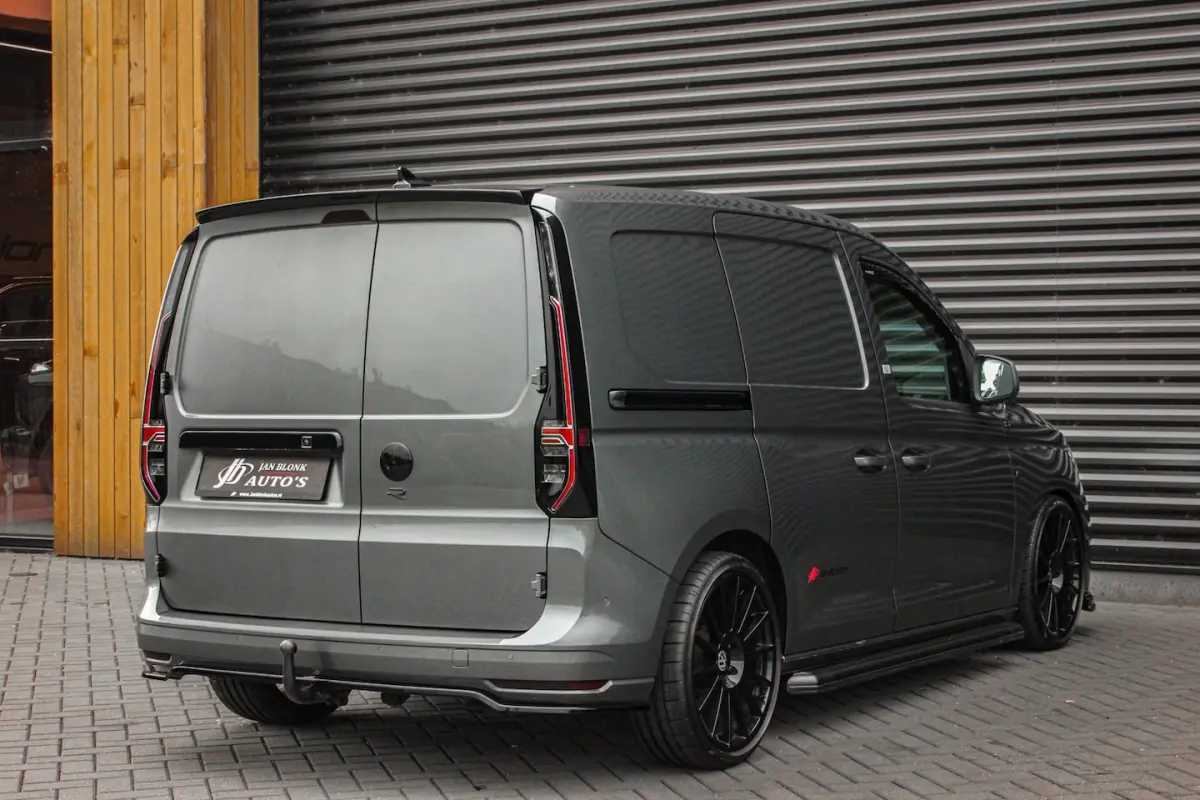 2.0 TDI 199PK JB-EDITION / MAXTRON / SIDE- BARS / VERLAGING / ELEK- PAKKET / PDC / CAMERA