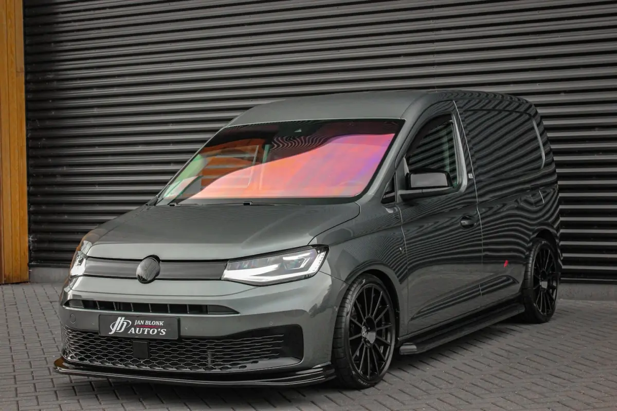2.0 TDI 199PK JB-EDITION / MAXTRON / SIDE- BARS / VERLAGING / ELEK- PAKKET / PDC / CAMERA