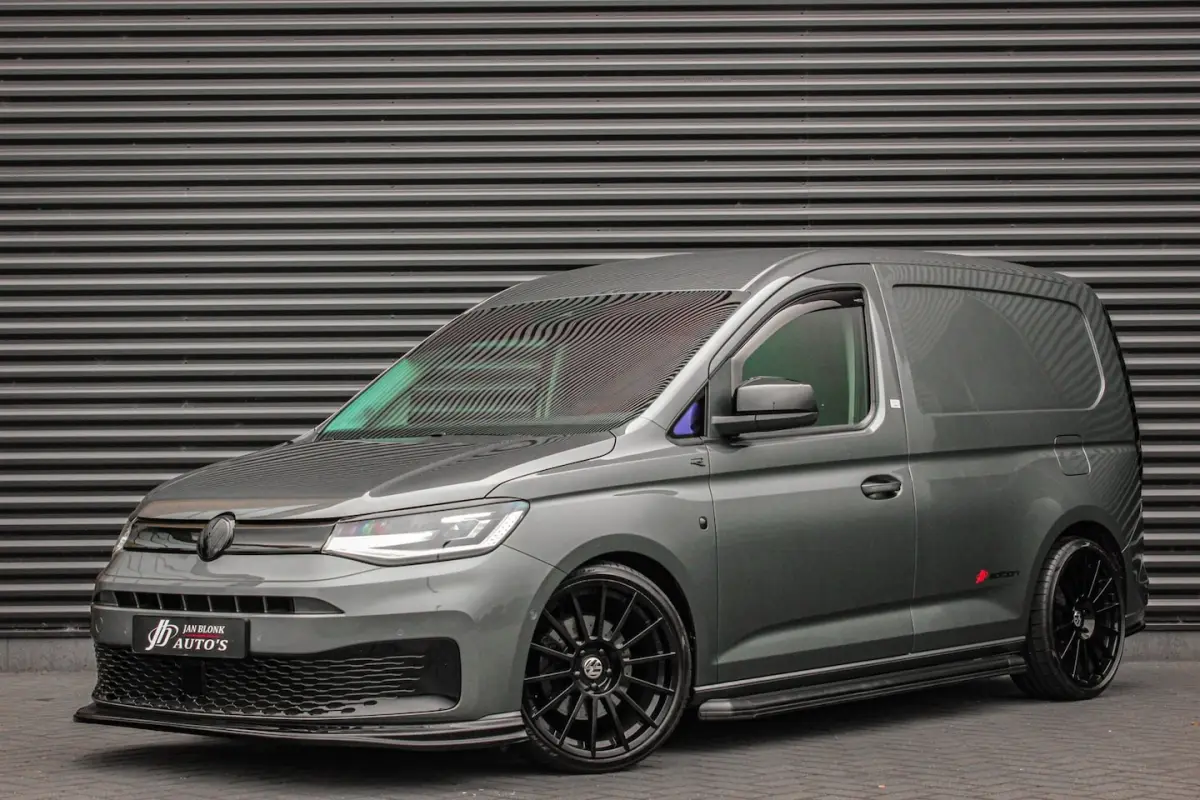 2.0 TDI 199PK JB-EDITION / MAXTRON / SIDE- BARS / VERLAGING / ELEK- PAKKET / PDC / CAMERA