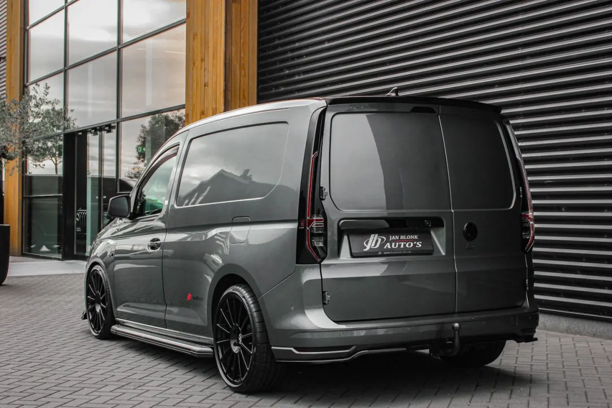 2.0 TDI 199PK JB-EDITION / MAXTRON / SIDE- BARS / VERLAGING / ELEK- PAKKET / PDC / CAMERA
