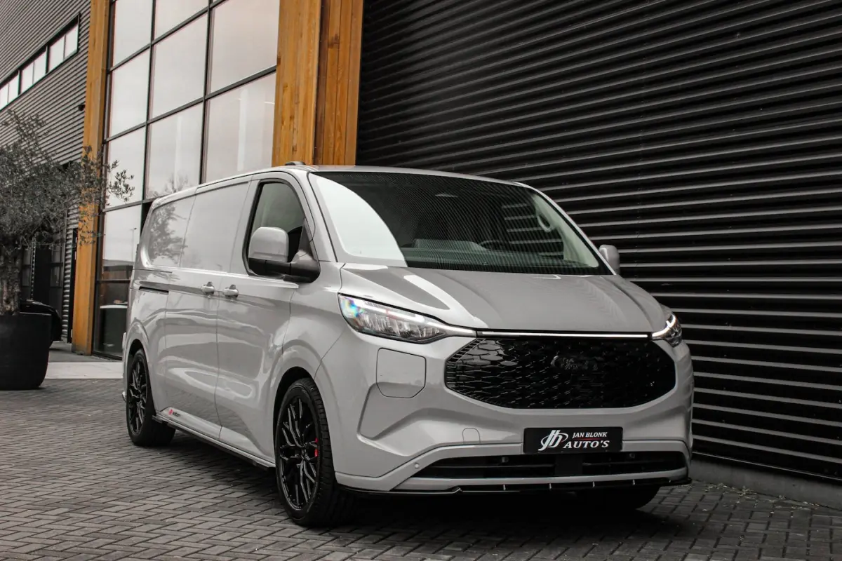340 L2H1 Limited 65 kWh 218PK / JB-EDIITON / CAMERA / 328KM RANGE / APPLE CARPLAY /DRIVERS