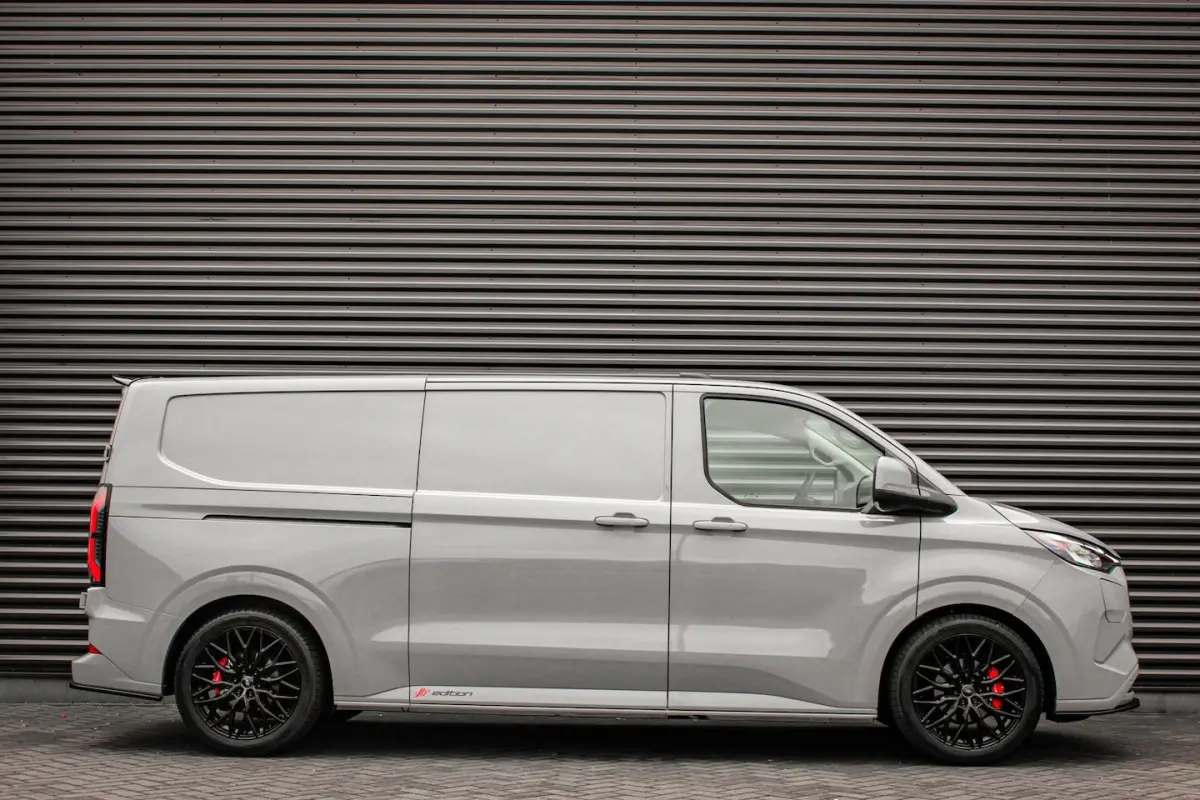 340 L2H1 Limited 65 kWh 218PK / JB-EDIITON / CAMERA / 328KM RANGE / APPLE CARPLAY /DRIVERS