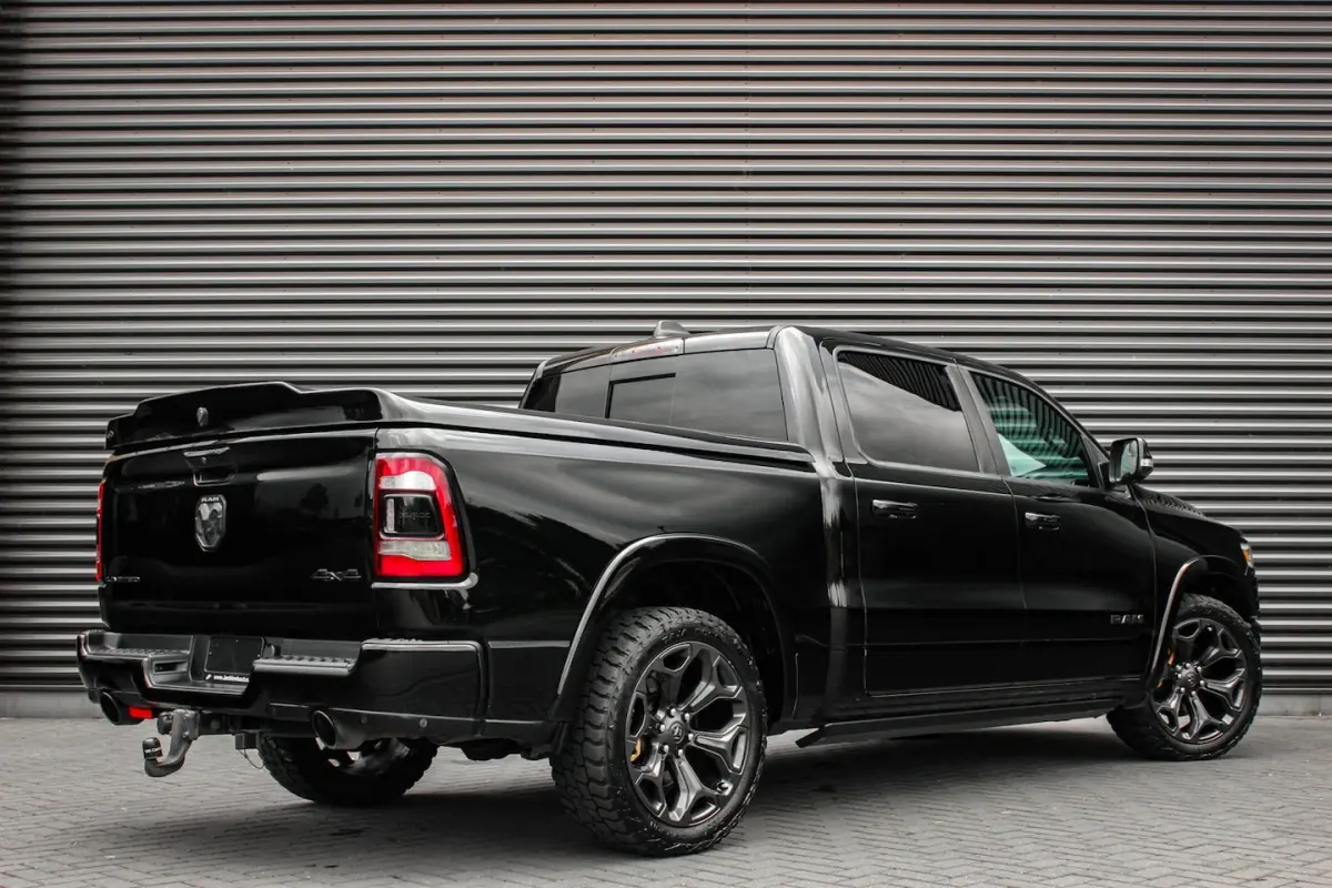 5.7 V8 4x4 CREW CAB LIMITED 2020 100DKM / PANO-DAK / COMPLETE HISTORY / FULL OPTIONS / LUC