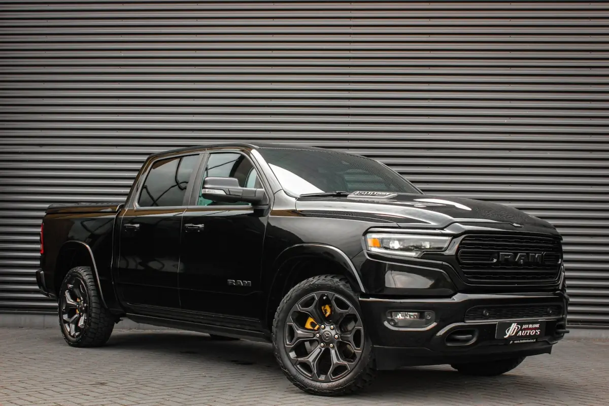5.7 V8 4x4 CREW CAB LIMITED 2020 100DKM / PANO-DAK / COMPLETE HISTORY / FULL OPTIONS / LUC