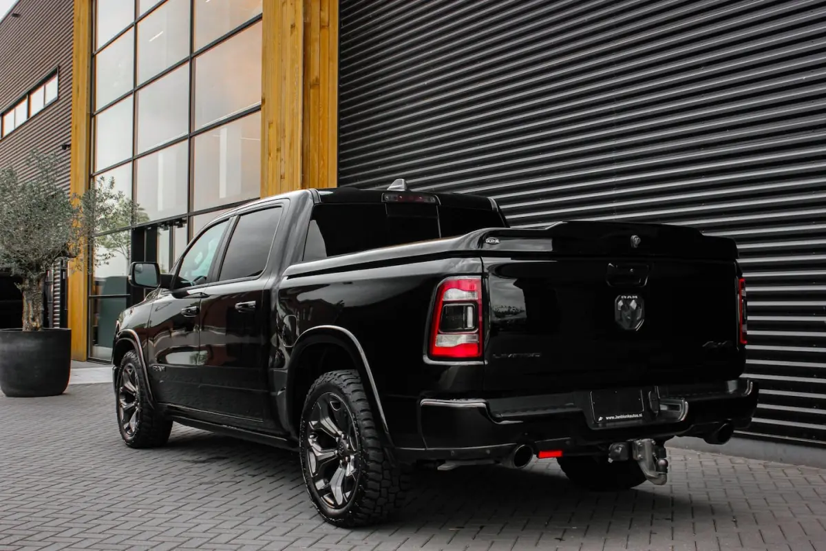 5.7 V8 4x4 CREW CAB LIMITED 2020 100DKM / PANO-DAK / COMPLETE HISTORY / FULL OPTIONS / LUC