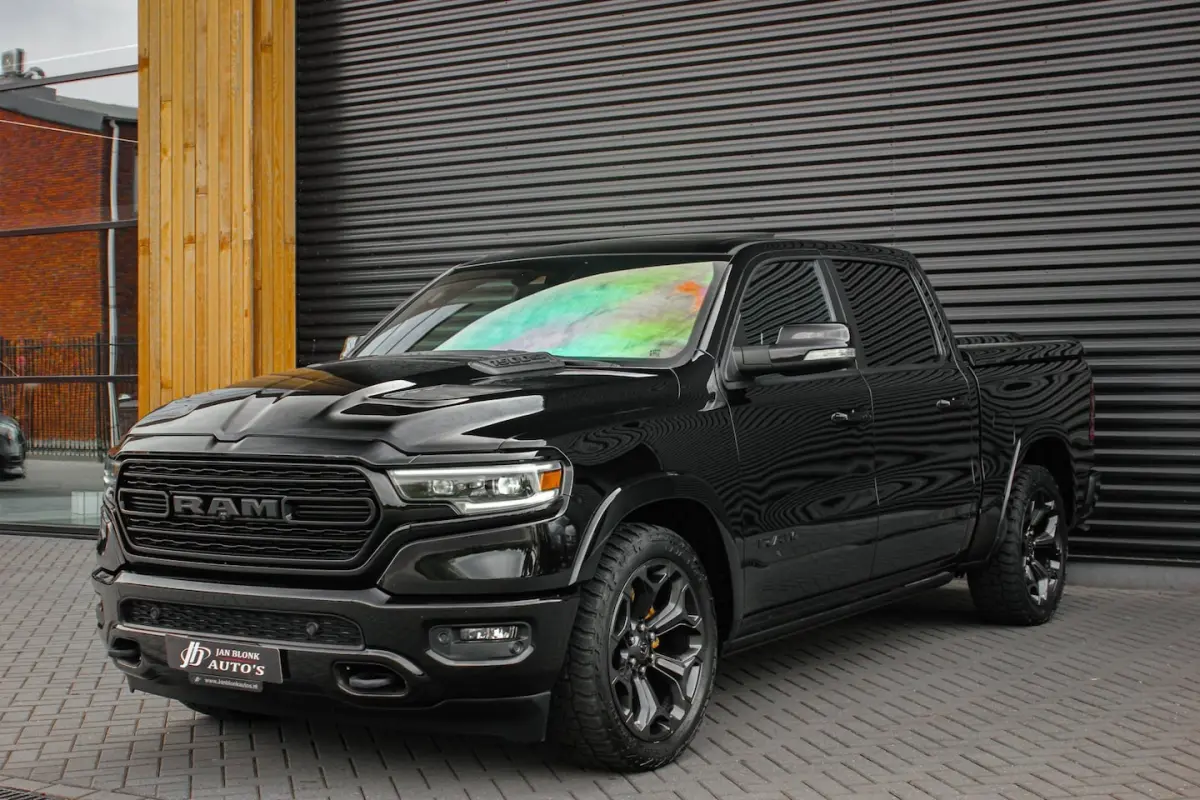 5.7 V8 4x4 CREW CAB LIMITED 2020 100DKM / PANO-DAK / COMPLETE HISTORY / FULL OPTIONS / LUC