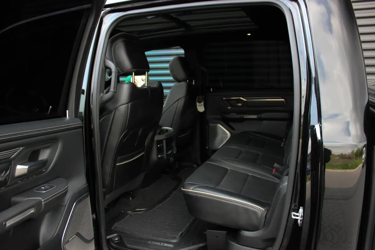 5.7 V8 4x4 CREW CAB LIMITED 2020 100DKM / PANO-DAK / COMPLETE HISTORY / FULL OPTIONS / LUC