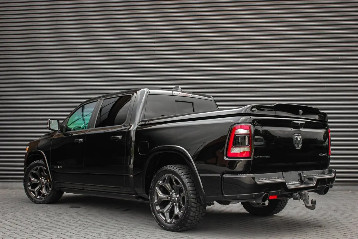 5.7 V8 4x4 CREW CAB LIMITED 2020 100DKM / PANO-DAK / COMPLETE HISTORY / FULL OPTIONS / LUC
