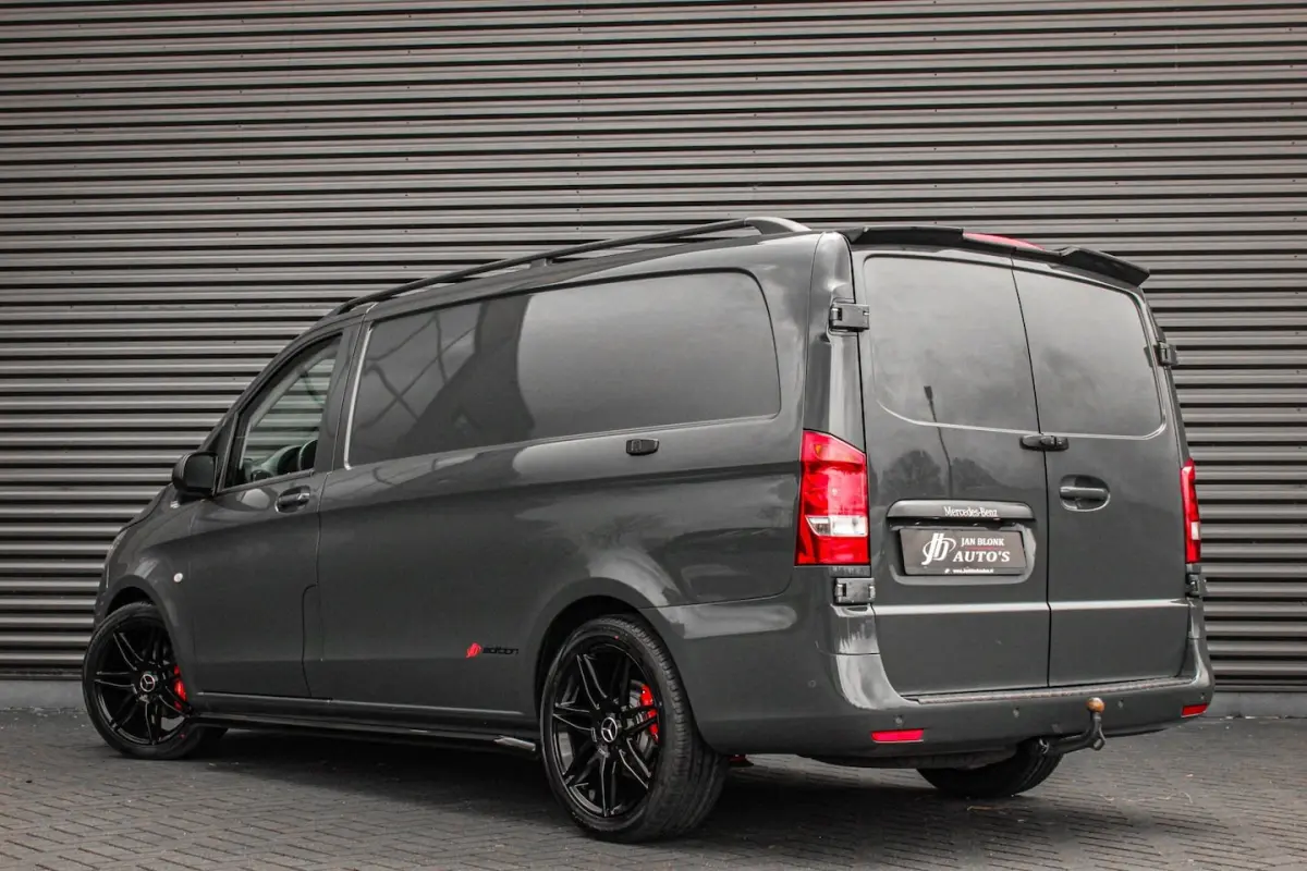 116CDI 163PK LANG JB- EDITION FULL BLACK / AMG / SPOILER / VERLAGINGSVEREN / NAVIGATIE / S