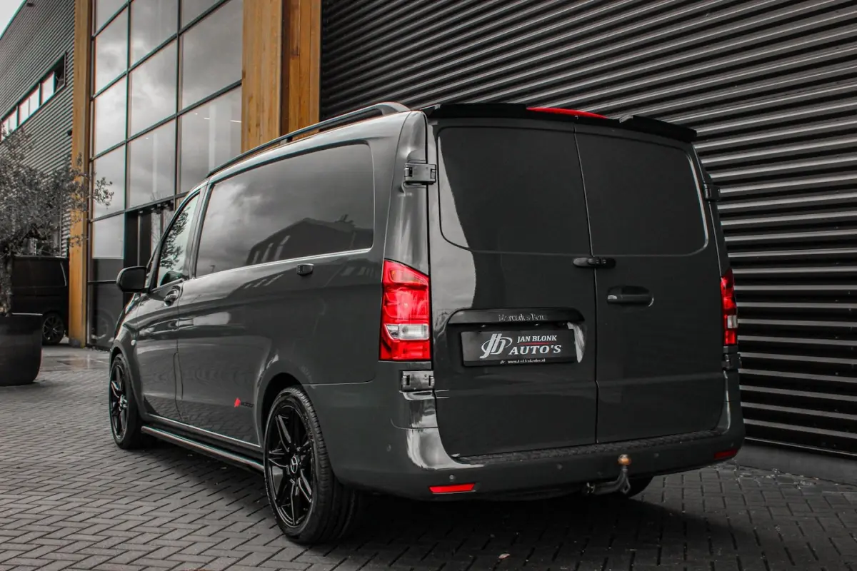 116CDI 163PK LANG JB- EDITION FULL BLACK / AMG / SPOILER / VERLAGINGSVEREN / NAVIGATIE / S