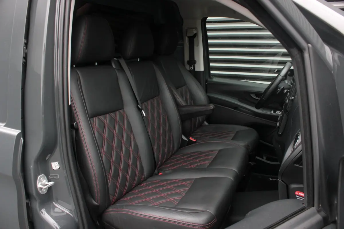 116CDI 163PK LANG JB- EDITION FULL BLACK / AMG / SPOILER / VERLAGINGSVEREN / NAVIGATIE / S