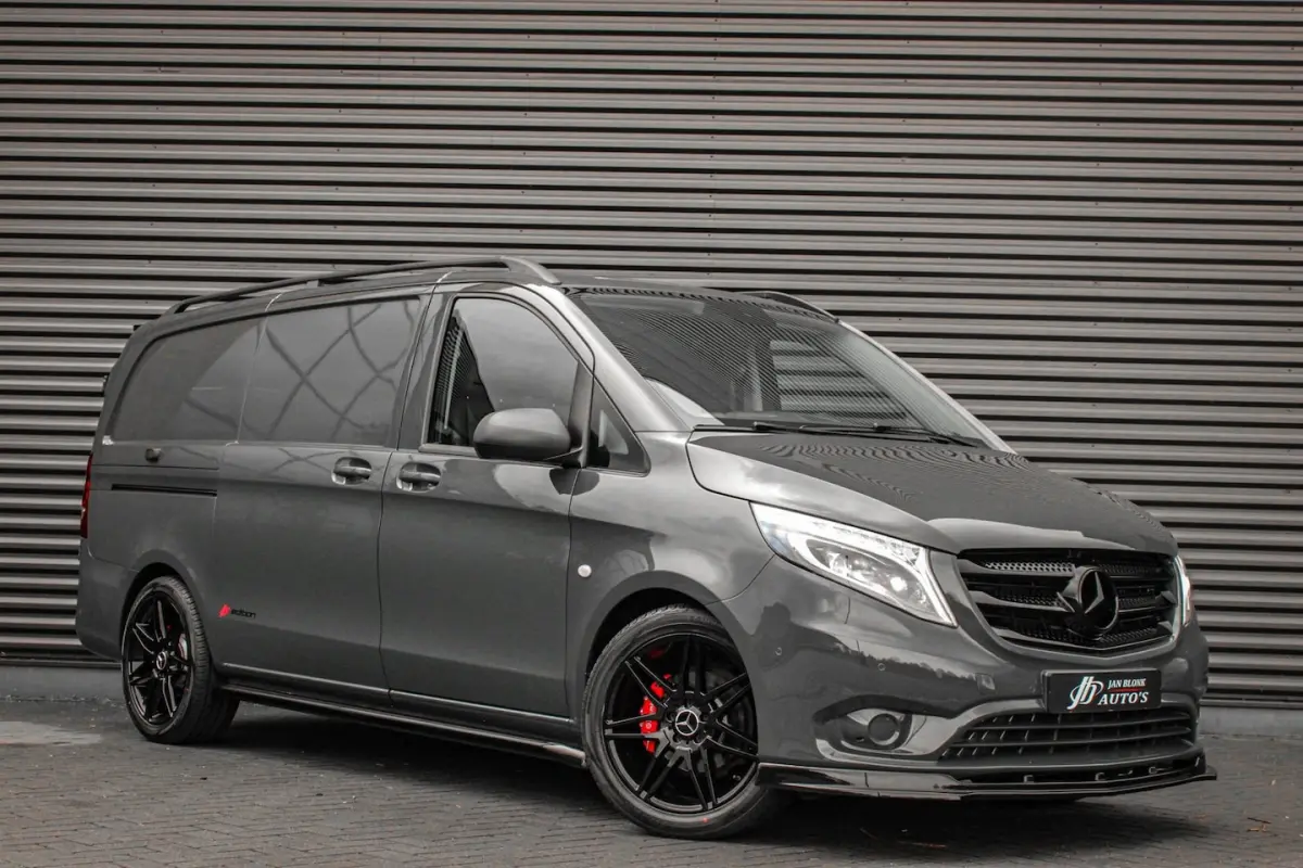 116CDI 163PK LANG JB- EDITION FULL BLACK / AMG / SPOILER / VERLAGINGSVEREN / NAVIGATIE / S