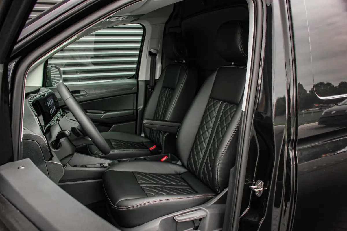 2.0 TDI 122PK DSG JB- EDITION / MAXTRON / SIDE- BARS / VERLAGING / ELEK- PAKKET / PDC / CA