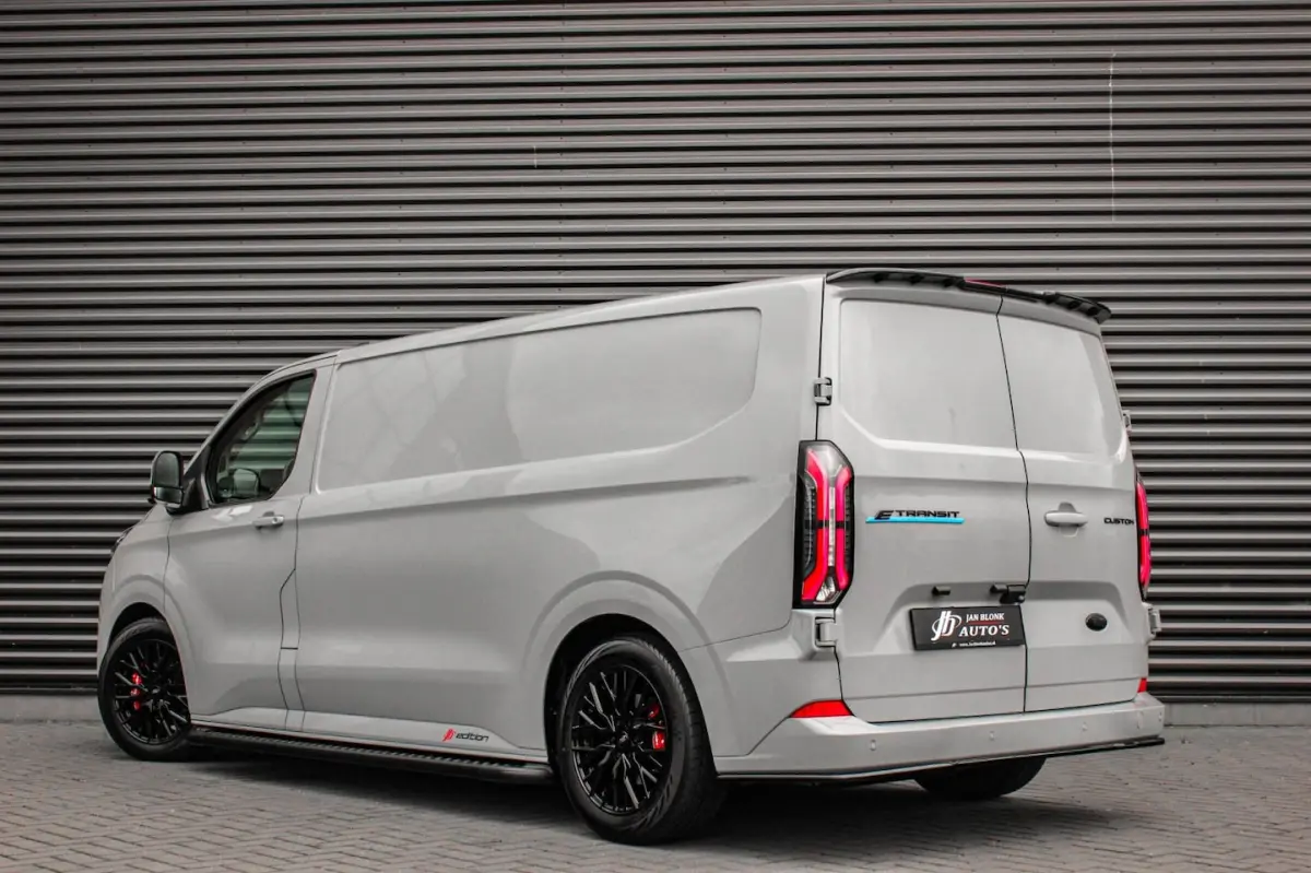 340 L2H1 Limited 65 kWh 218PK / JB-EDIITON / CAMERA / 328KM RANGE / APPLE CARPLAY /DRIVERS