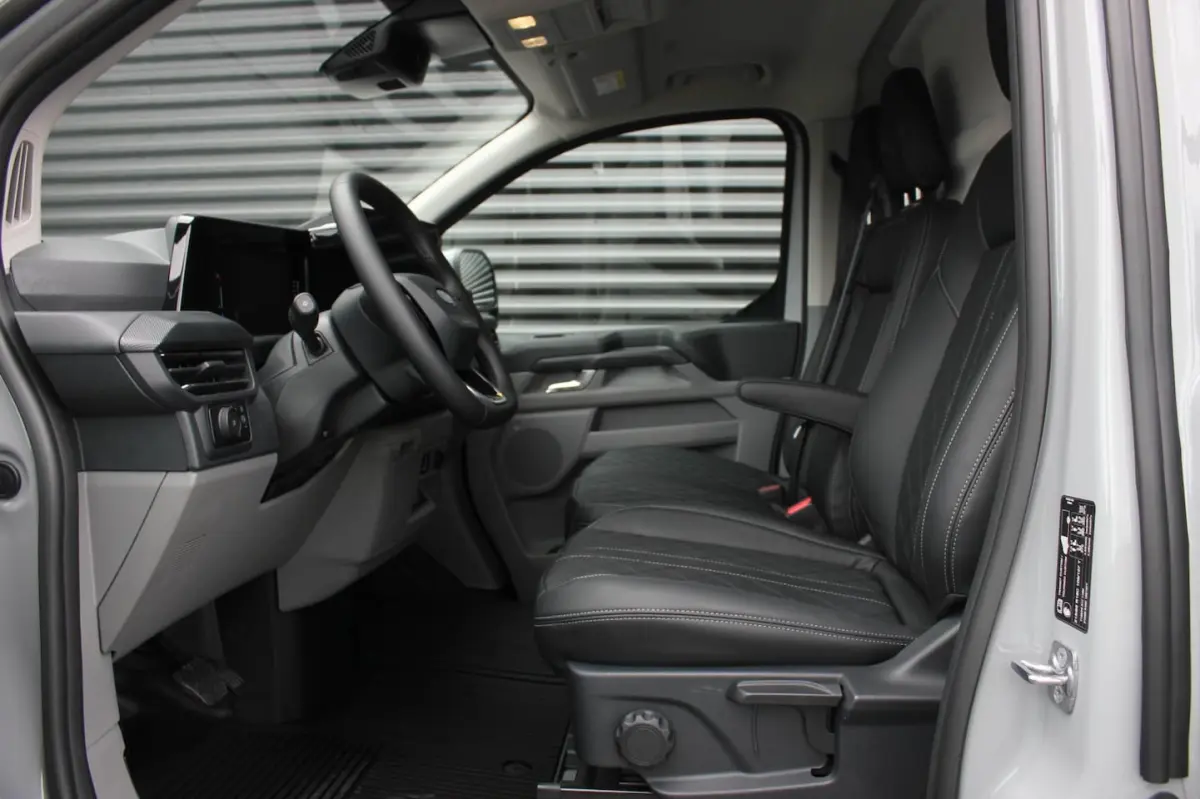 340 L2H1 Limited 65 kWh 218PK / JB-EDIITON / CAMERA / 328KM RANGE / APPLE CARPLAY /DRIVERS