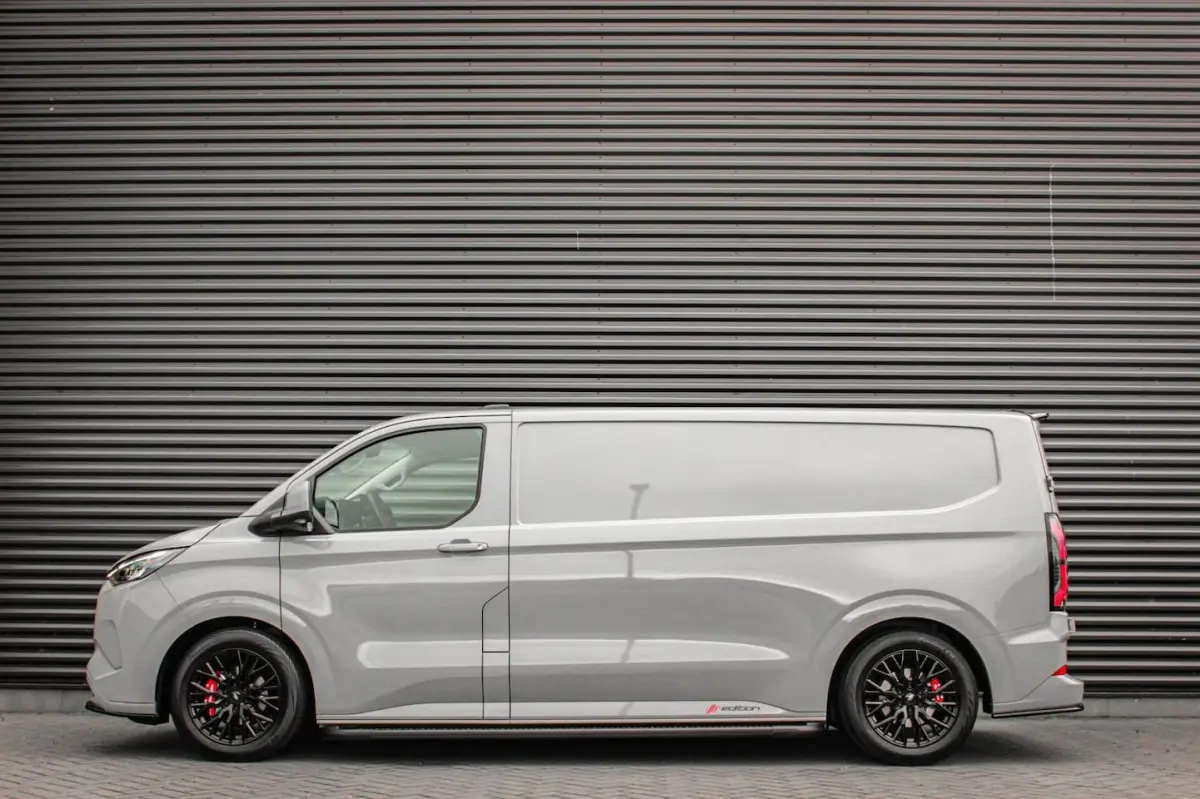 340 L2H1 Limited 65 kWh 218PK / JB-EDIITON / CAMERA / 328KM RANGE / APPLE CARPLAY /DRIVERS