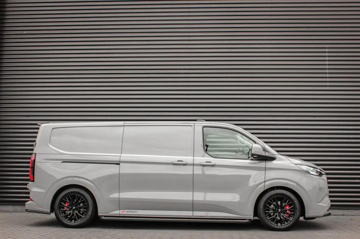 340 L2H1 Limited 65 kWh 218PK / JB-EDIITON / CAMERA / 328KM RANGE / APPLE CARPLAY /DRIVERS