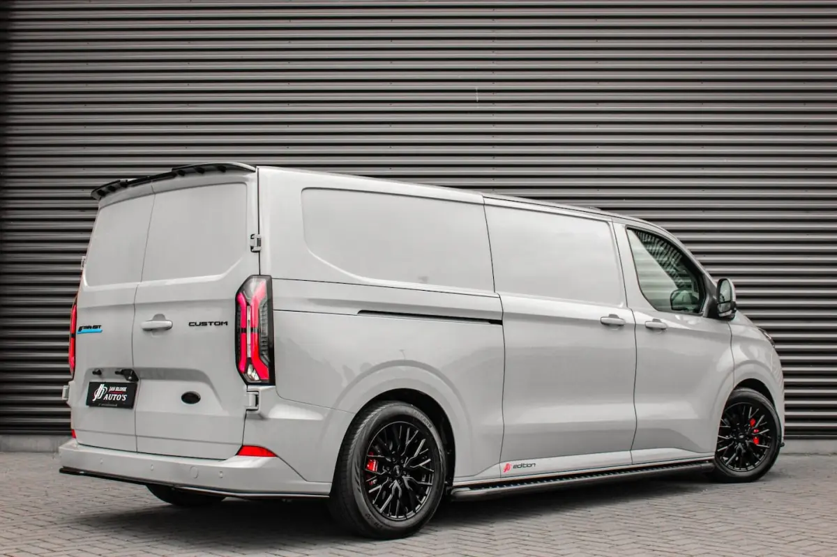 340 L2H1 Limited 65 kWh 218PK / JB-EDIITON / CAMERA / 328KM RANGE / APPLE CARPLAY /DRIVERS