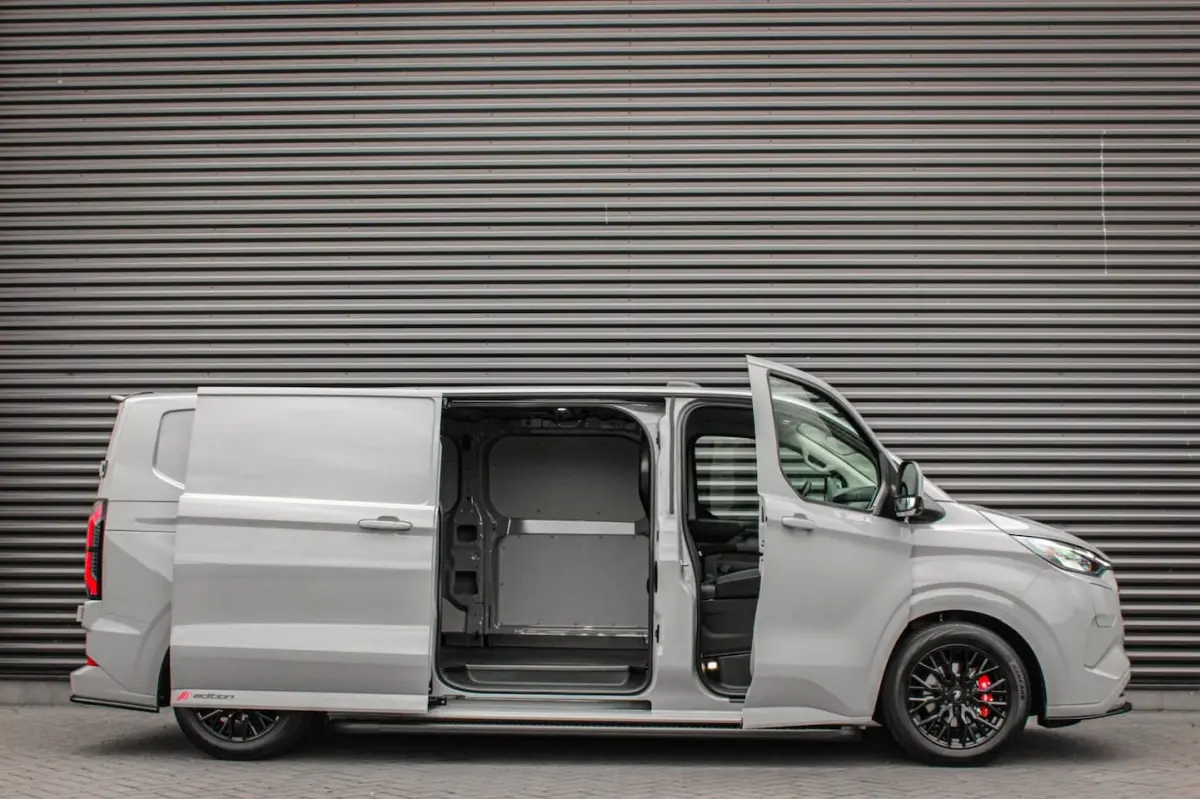 340 L2H1 Limited 65 kWh 218PK / JB-EDIITON / CAMERA / 328KM RANGE / APPLE CARPLAY /DRIVERS