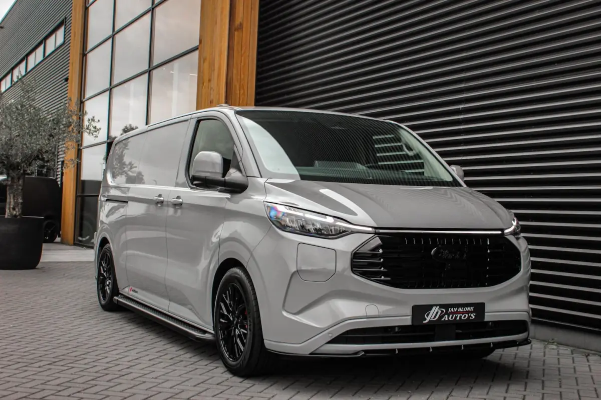 340 L2H1 Limited 65 kWh 218PK / JB-EDIITON / CAMERA / 328KM RANGE / APPLE CARPLAY /DRIVERS