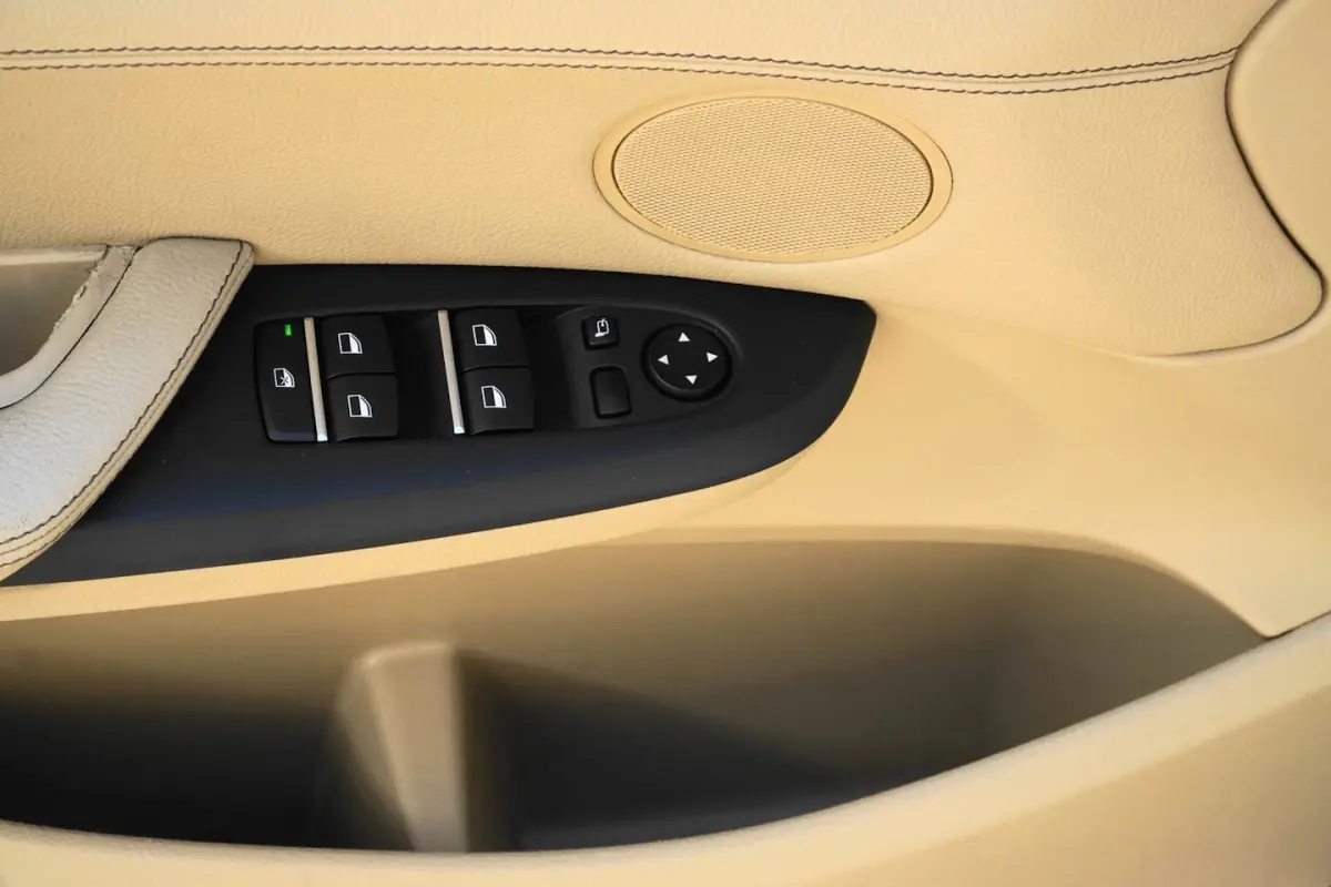 XDrive35i V6 High Executive HUD