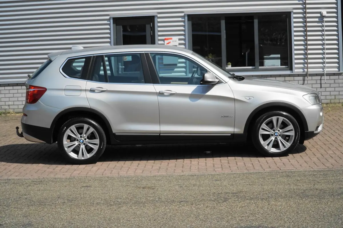 XDrive35i V6 High Executive HUD