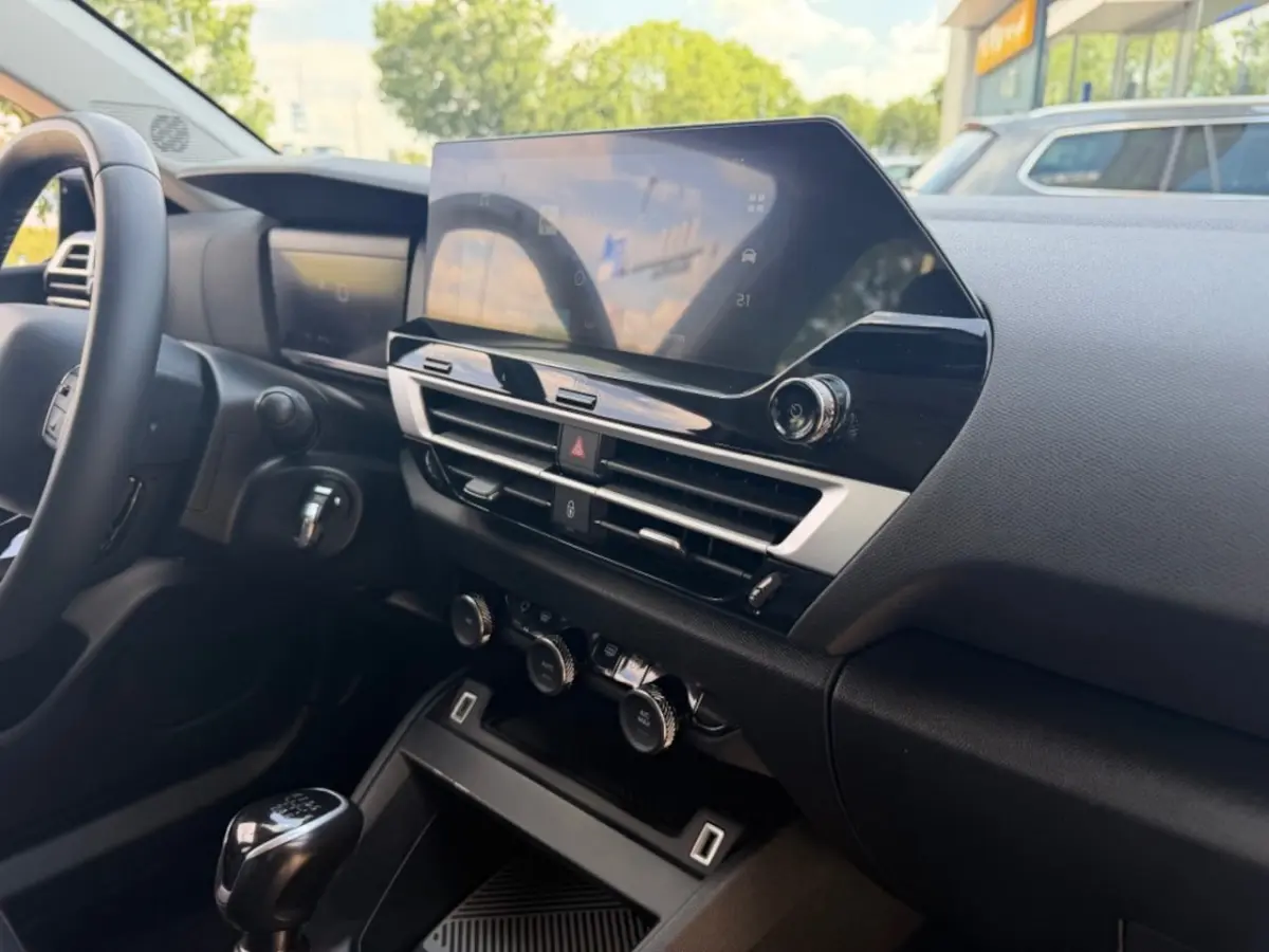 1.2 PT 130PK FEEL PACK CARPLAY AIRCO PDC-CAMERA