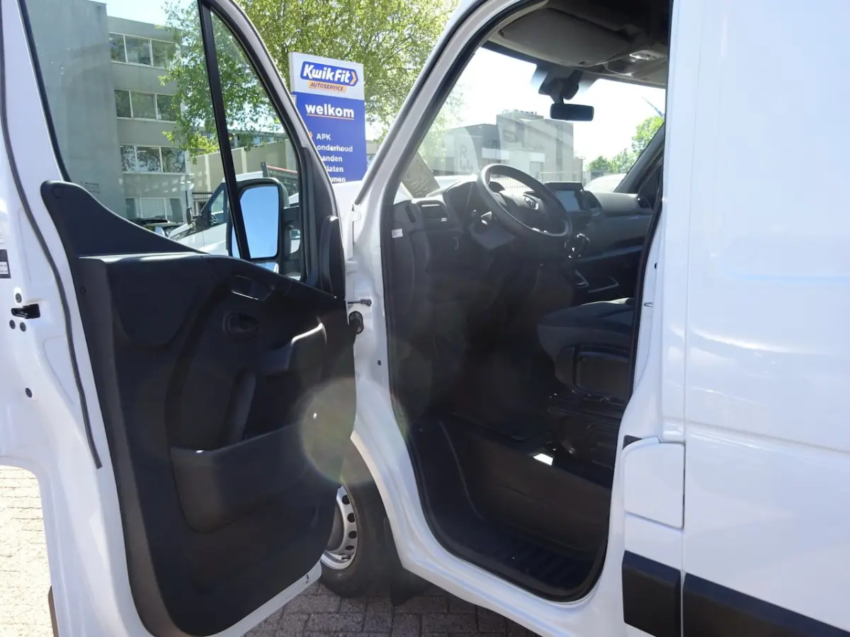 T35 2.3 dCi 135 PK L2H2 GROOT NAVI AIRCO TREKHAAK ZEER MOOI