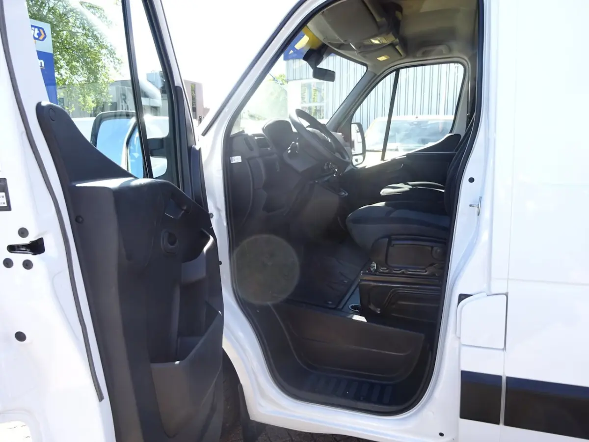 T35 2.3 dCi 135 PK L2H2 GROOT NAVI AIRCO TREKHAAK ZEER MOOI