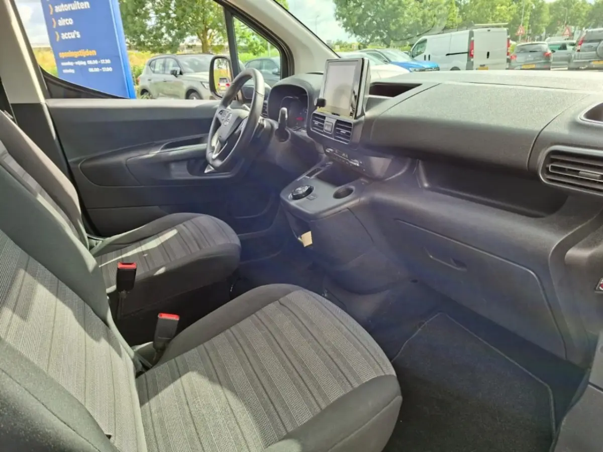 1.2TURBO AUTOMAAT 130PK AIRCO NAVI PDC-CAMERA 5ZITPL
