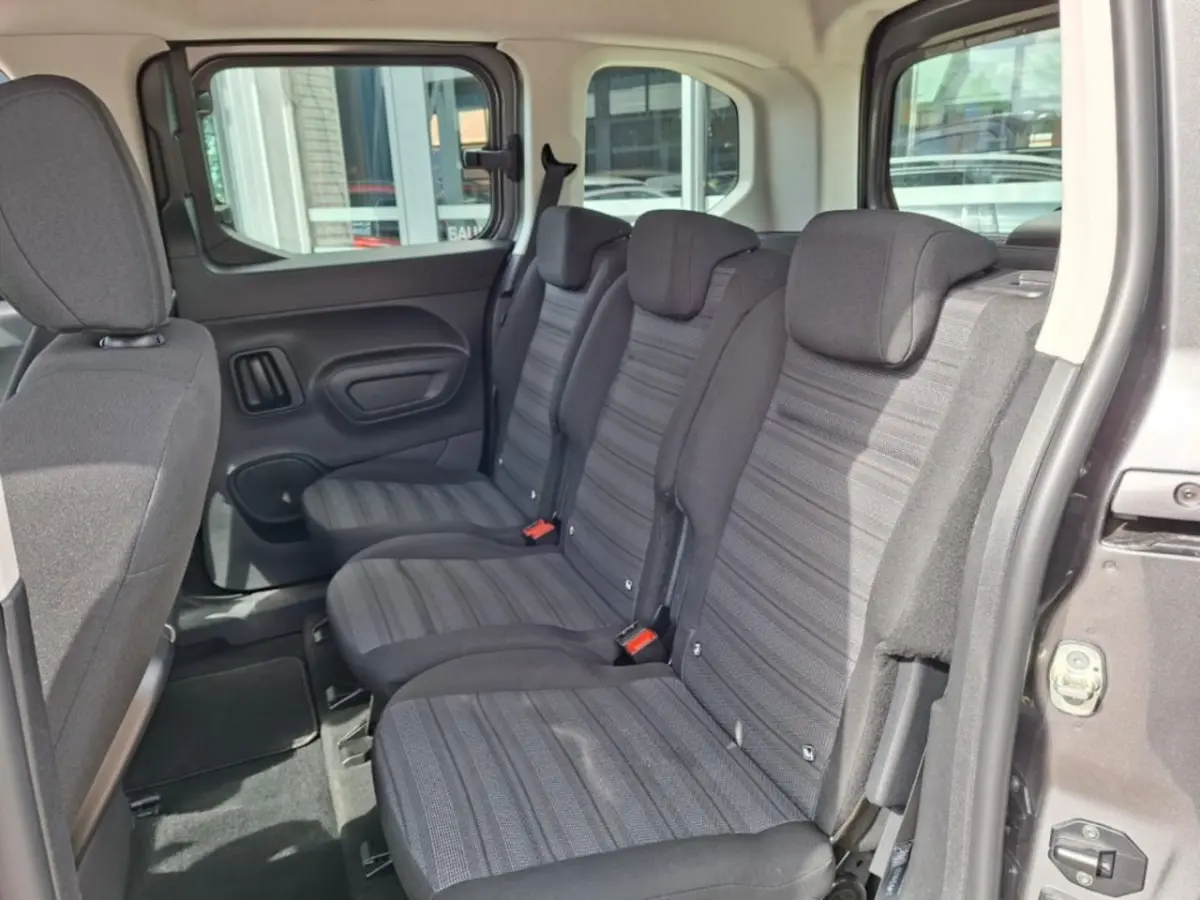 1.2TURBO AUTOMAAT 130PK AIRCO NAVI PDC-CAMERA 5ZITPL